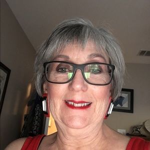 Meet your Posher, Jeanette